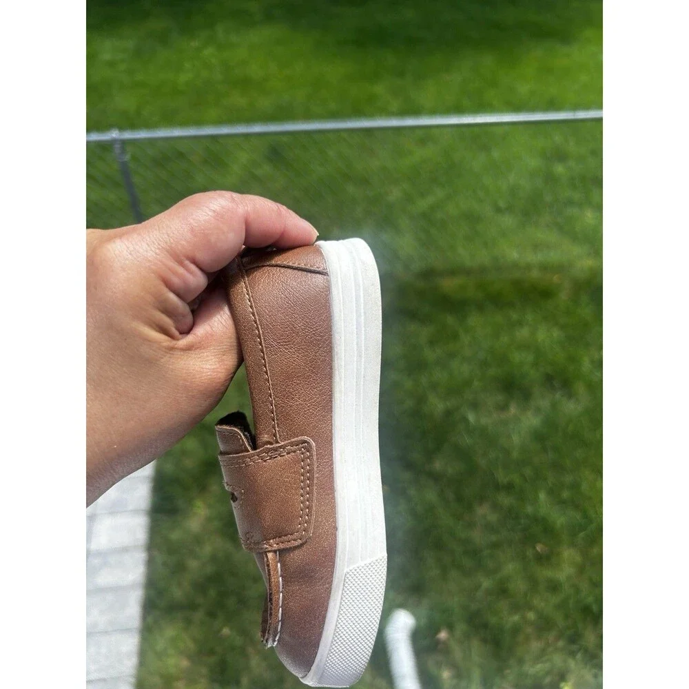 OshKosh B’gosh Boys Size 9M Brown Boat Shoes Sneakers